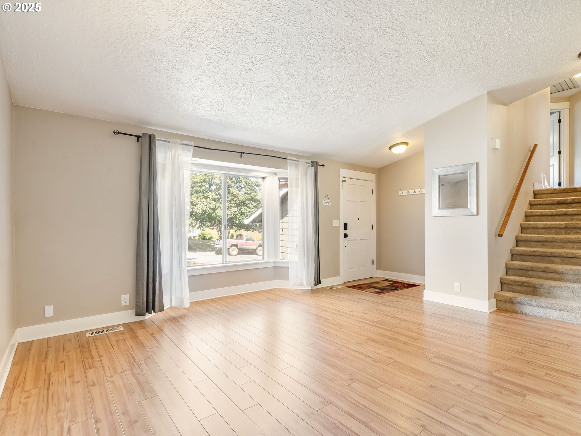 1536 Southeast Condor Avenue Gresham, OR 97080 - Photo 6 of 48