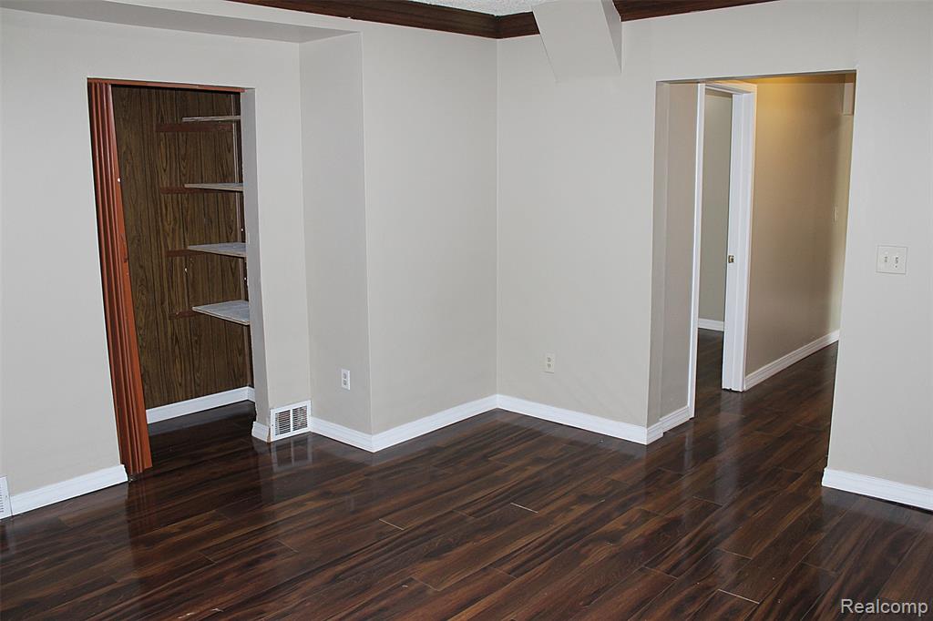 15504 Chelsea Redford, MI 48239 - Photo 9 of 20