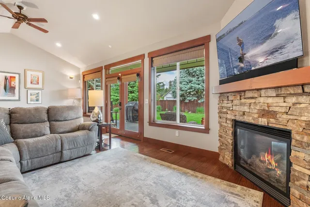 $1,225,000 | 125 Crooked Ear Drive, Sandpoint, ID 83864