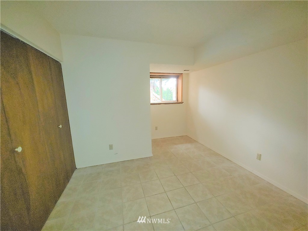 6608 Southeast 5th Place Renton, WA 98059 - Photo 17 of 20 Gallery Image 17