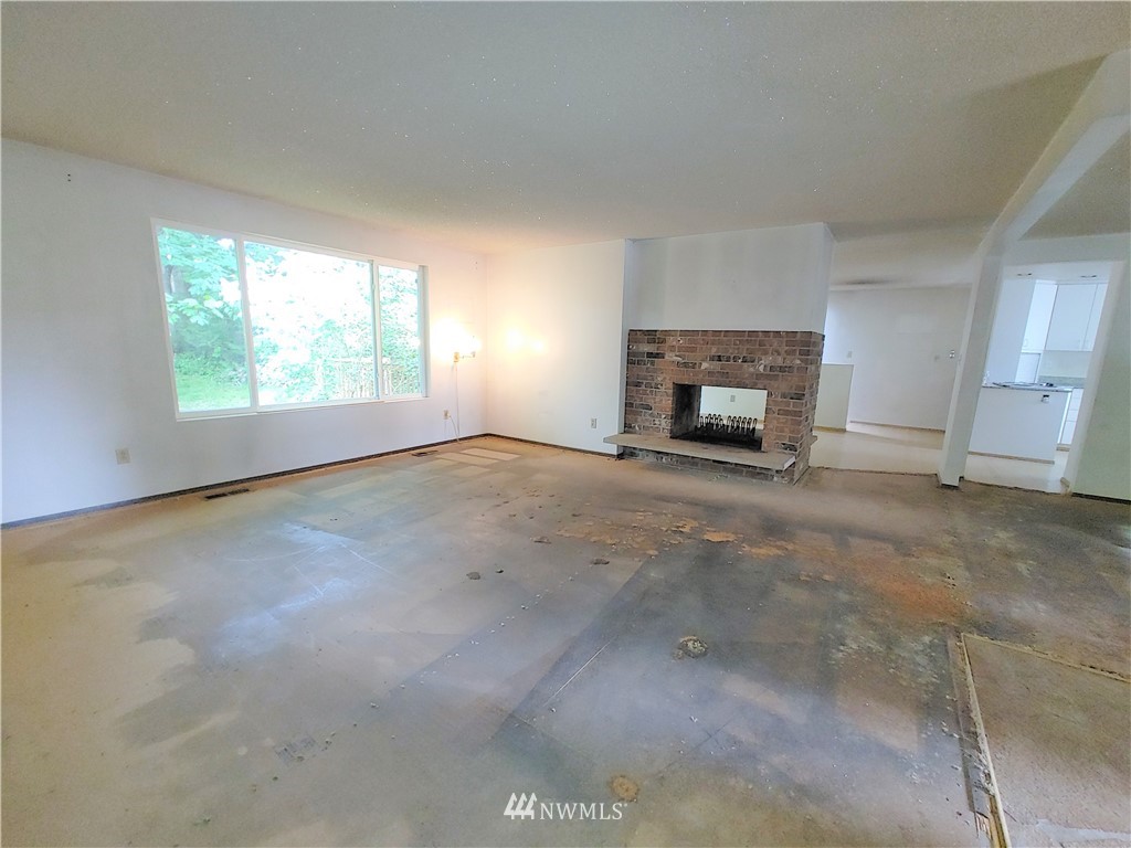 6608 Southeast 5th Place Renton, WA 98059 - Photo 3 of 20 Gallery Image 3