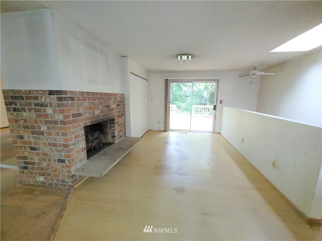 6608 Southeast 5th Place Renton, WA 98059 - Photo 7 of 20 Gallery Image 7