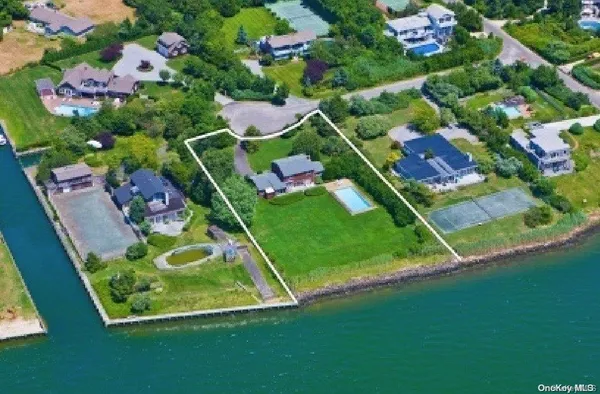 $2,799,000 | 5 Bayberry Lane, Remsenburg, NY 11960