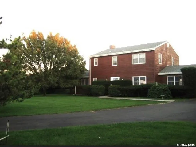 $2,799,000 | 5 Bayberry Lane, Remsenburg, NY 11960