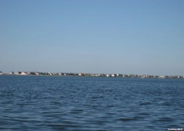 $2,799,000 | 5 Bayberry Lane, Remsenburg, NY 11960