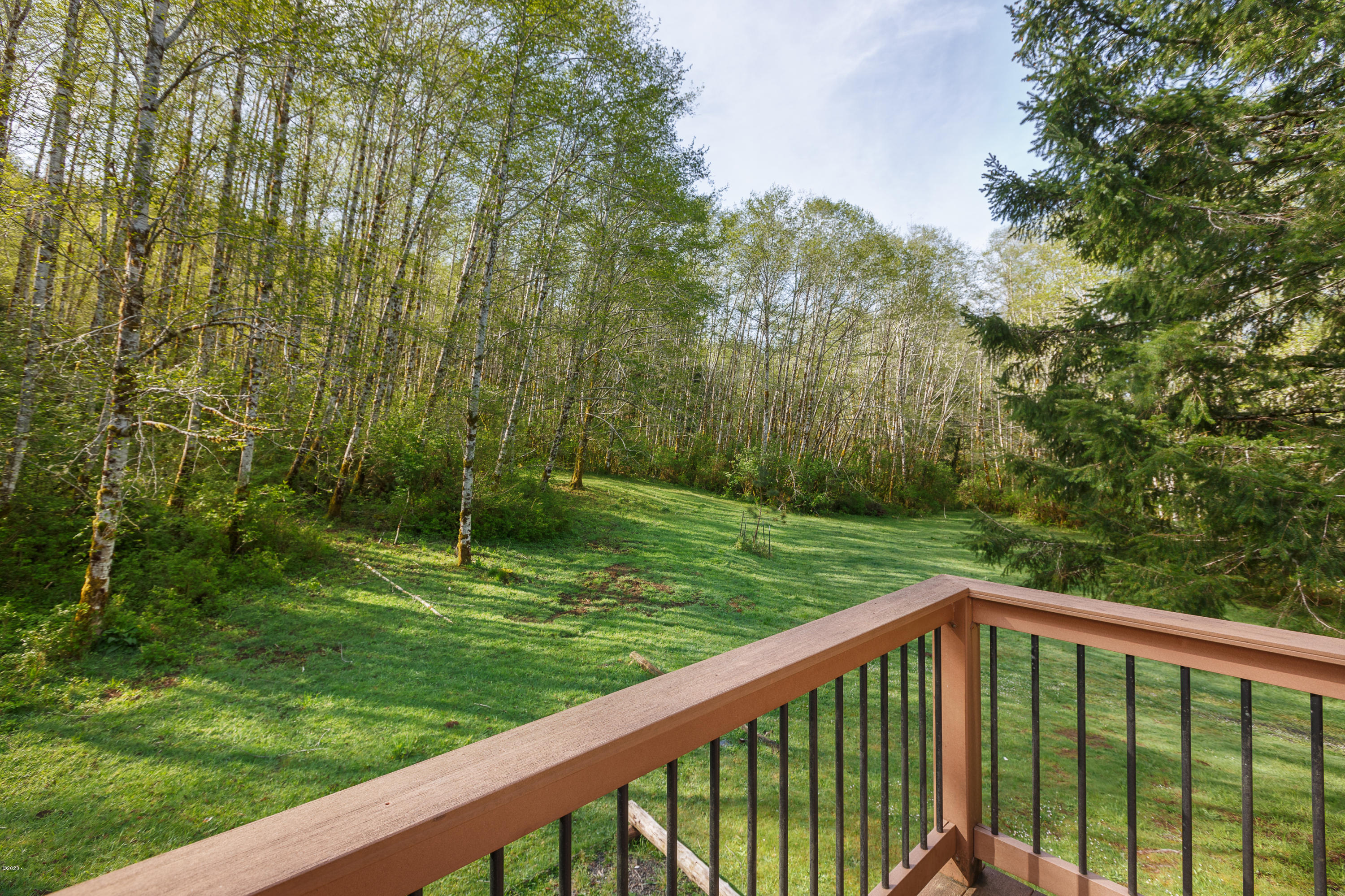 1266 North Yachats River Road Yachats, OR 97498 - Photo 42 of 79 Studio