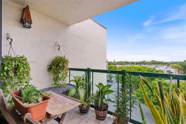 $2,300 | 2075 Southwest 122nd Avenue, Unit 505, Miami, FL 33175