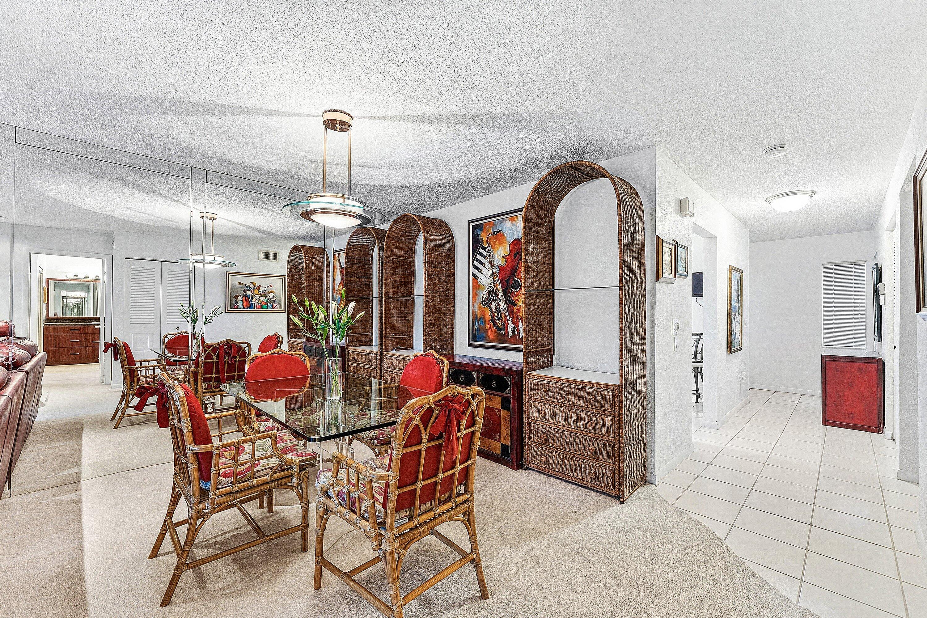 9283 Vista Del Lago, Unit G Boca Raton, FL 33428 - Photo 10 of 31 011-9283VistaDelLago-G-BocaRaton-FL-3342