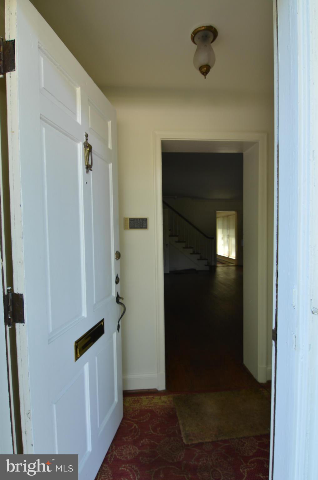 5805 Kenmore Road Baltimore, MD 21210 - Photo 3 of 25 Foyer w/ guest closet