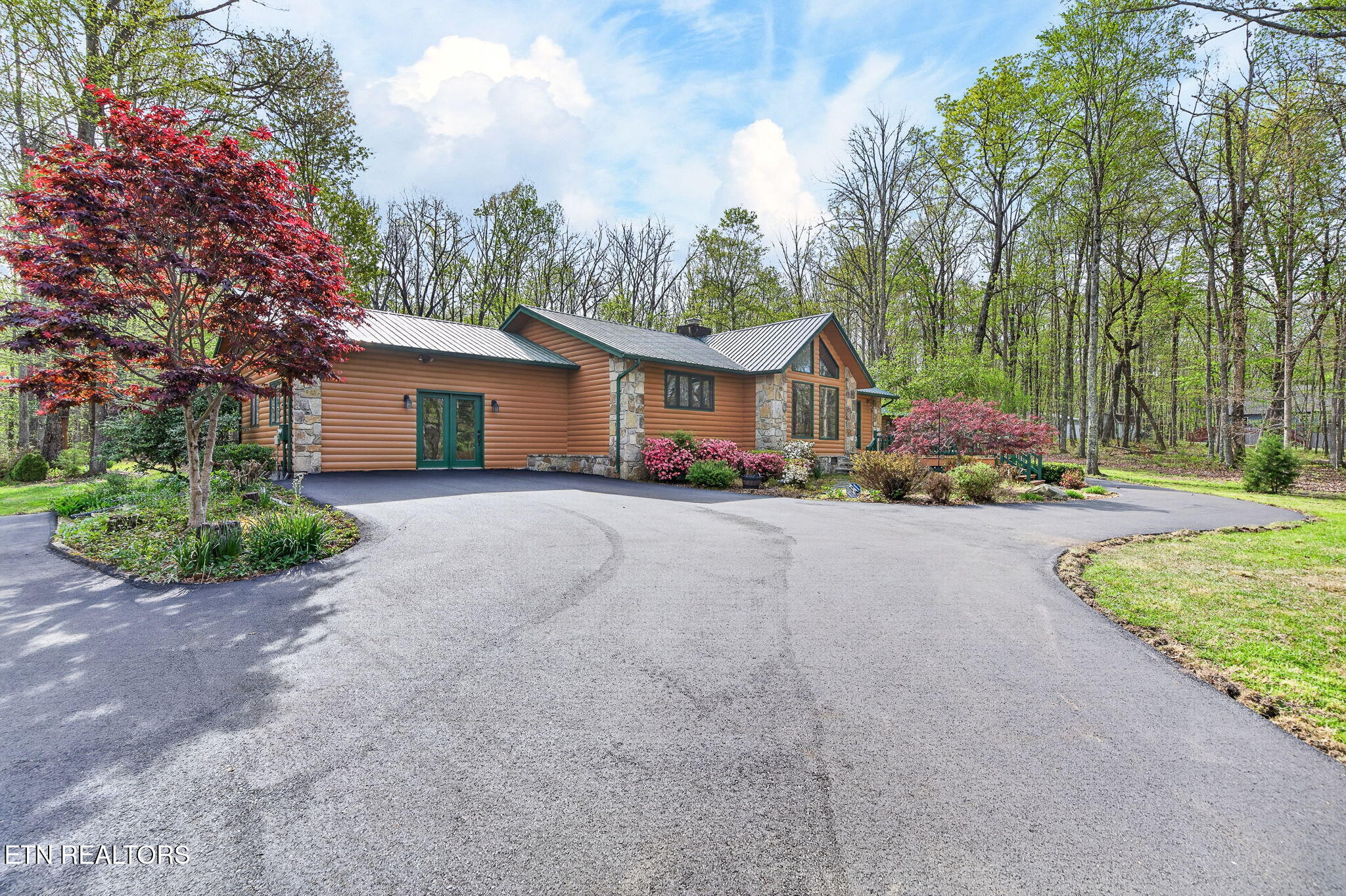 1535 East Overlook Road Monterey, TN 38574 - Photo 3 of 42 3-web-or-mls-1535 E Overlook Rd_023_TNPC