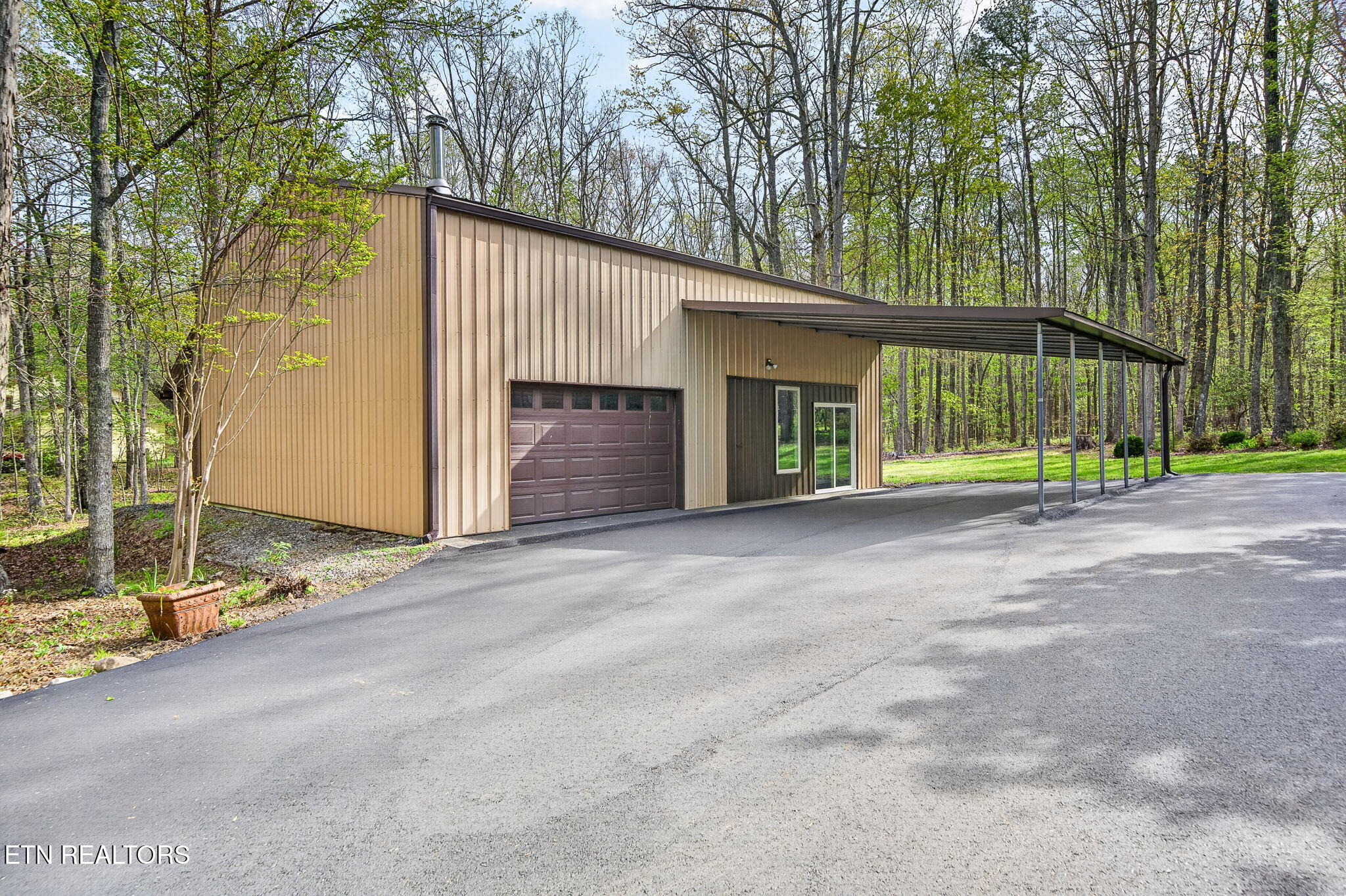 1535 East Overlook Road Monterey, TN 38574 - Photo 4 of 42 4-web-or-mls-1535 E Overlook Rd_033_TNPC