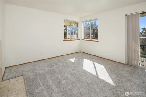 $212,998 | 28602 16th Avenue South, Unit 301, Federal Way, WA 98003