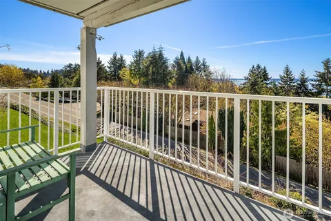 $212,998 | 28602 16th Avenue South, Unit 301, Federal Way, WA 98003