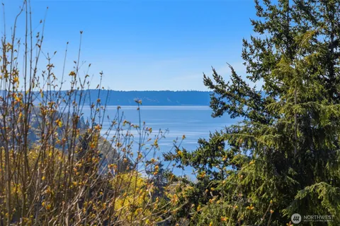 $212,998 | 28602 16th Avenue South, Unit 301, Federal Way, WA 98003