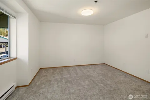 $212,998 | 28602 16th Avenue South, Unit 301, Federal Way, WA 98003