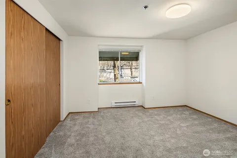 $212,998 | 28602 16th Avenue South, Unit 301, Federal Way, WA 98003