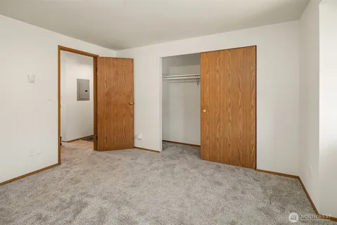 $212,998 | 28602 16th Avenue South, Unit 301, Federal Way, WA 98003
