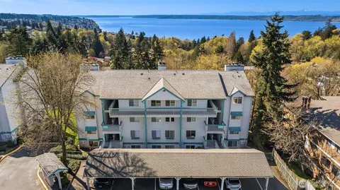 $212,998 | 28602 16th Avenue South, Unit 301, Federal Way, WA 98003
