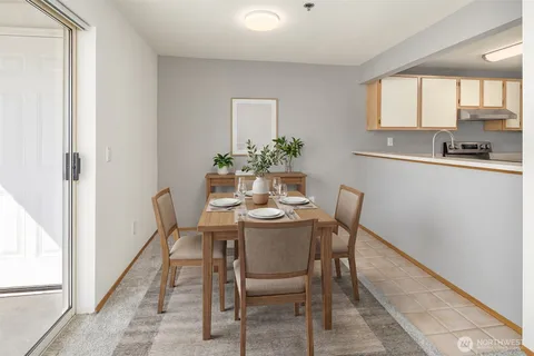 $212,998 | 28602 16th Avenue South, Unit 301, Federal Way, WA 98003