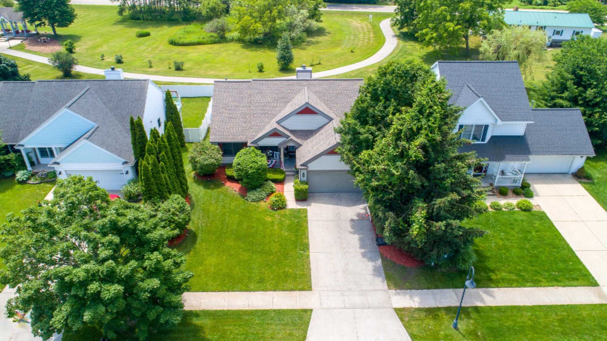 15726 Riverside Drive Spring Lake, MI 49456 - Photo 47 of 52 15726 Riverside Dr, Spring Lake Blended-