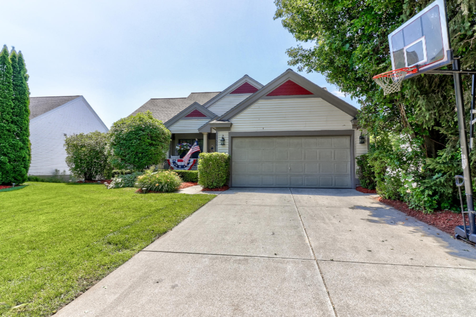 15726 Riverside Drive Spring Lake, MI 49456 - Photo 49 of 52 15726 Riverside Dr, Spring Lake Blended-