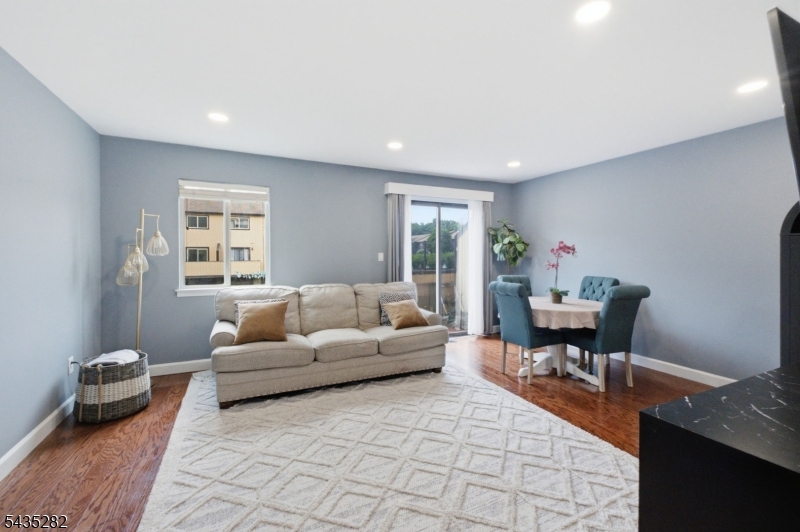 31 Chelsea Way Bridgewater, NJ 08807 - Photo 5 of 20
