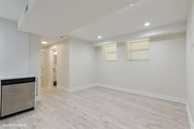 $2,395 | 1914 West Crystal Street, Unit GF, Chicago, IL 60622