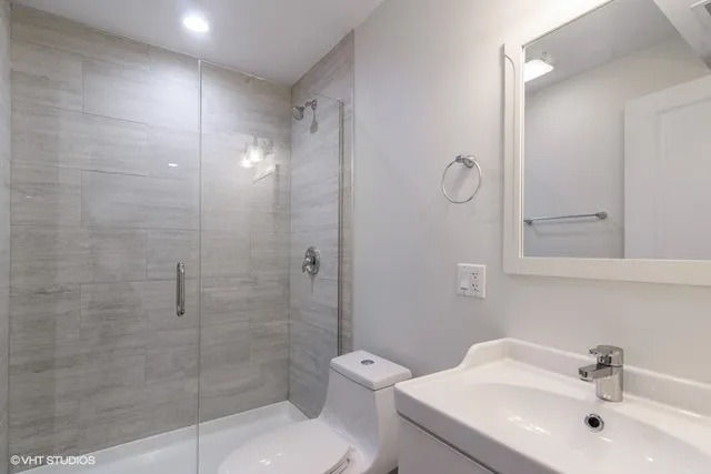 $2,395 | 1914 West Crystal Street, Unit GF, Chicago, IL 60622