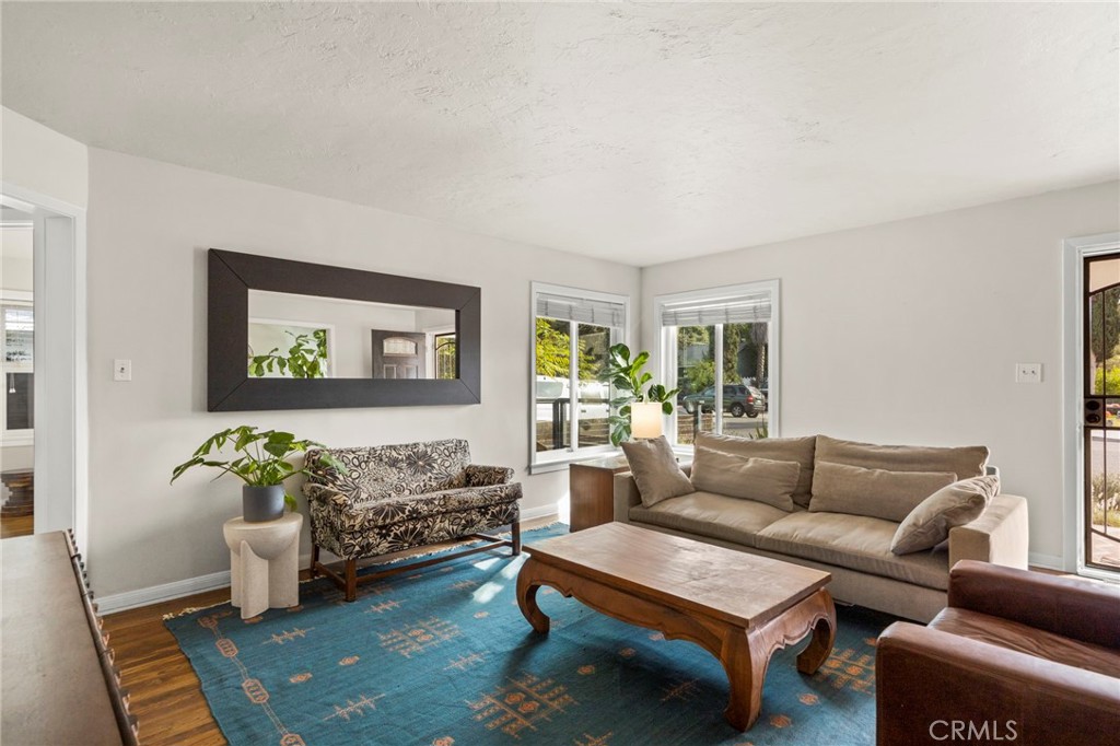 301 Park Road Ojai, CA 93023 - Photo 4 of 26 a living room with furniture and a window