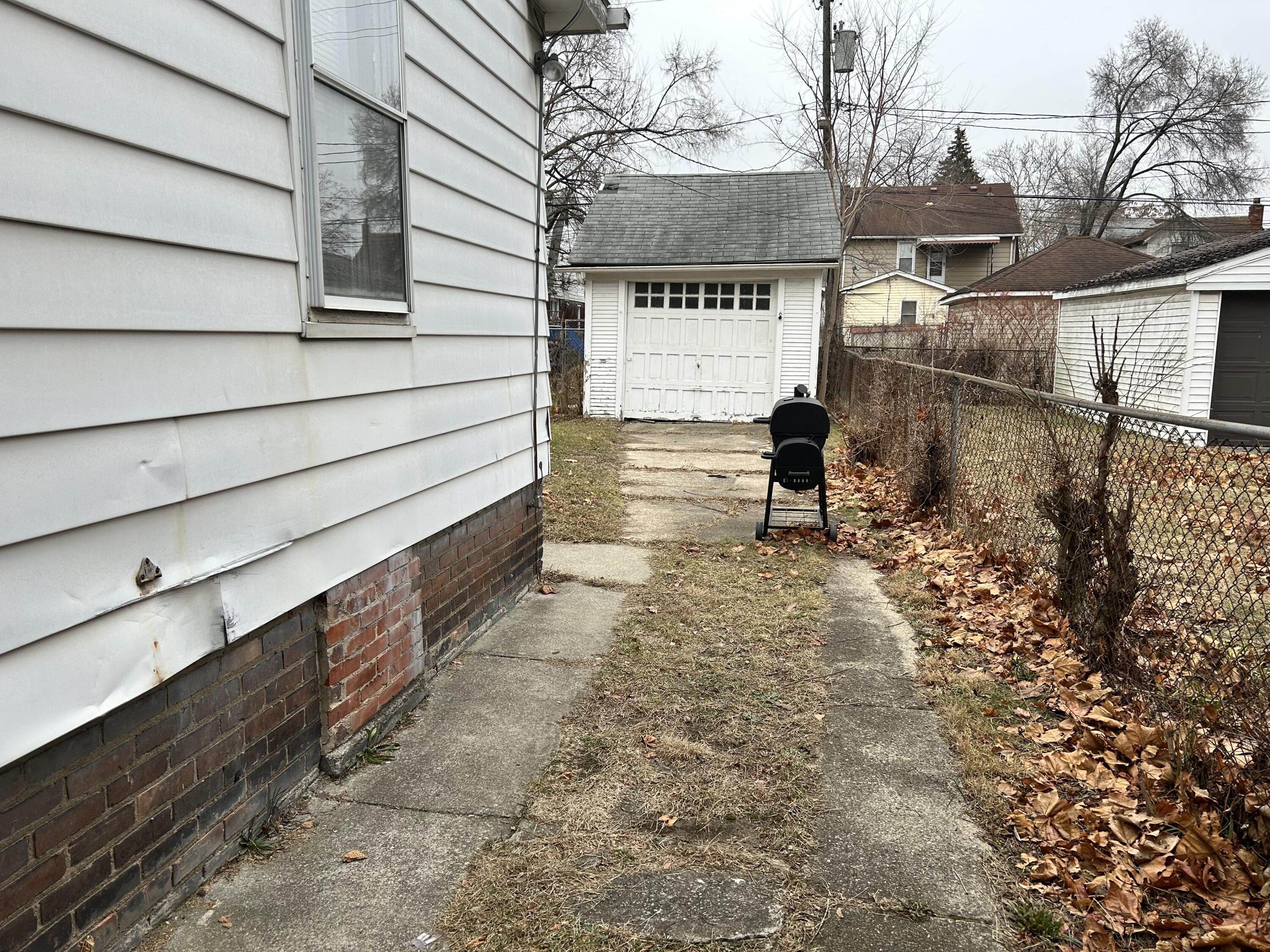 15500 Indiana Street Detroit, MI 48238 - Photo 2 of 16 Side View