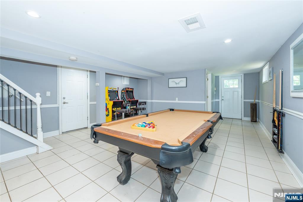 375 Queens Court Ridgewood, NJ 07450 - Photo 36 of 50