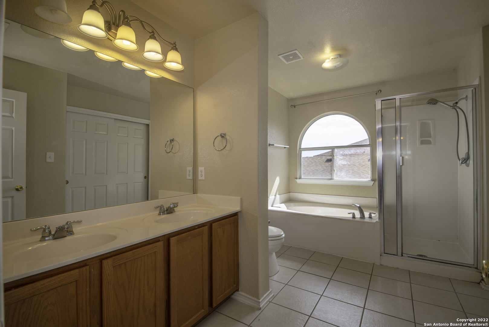 518 Reba Converse, TX 78109 - Photo 13 of 35