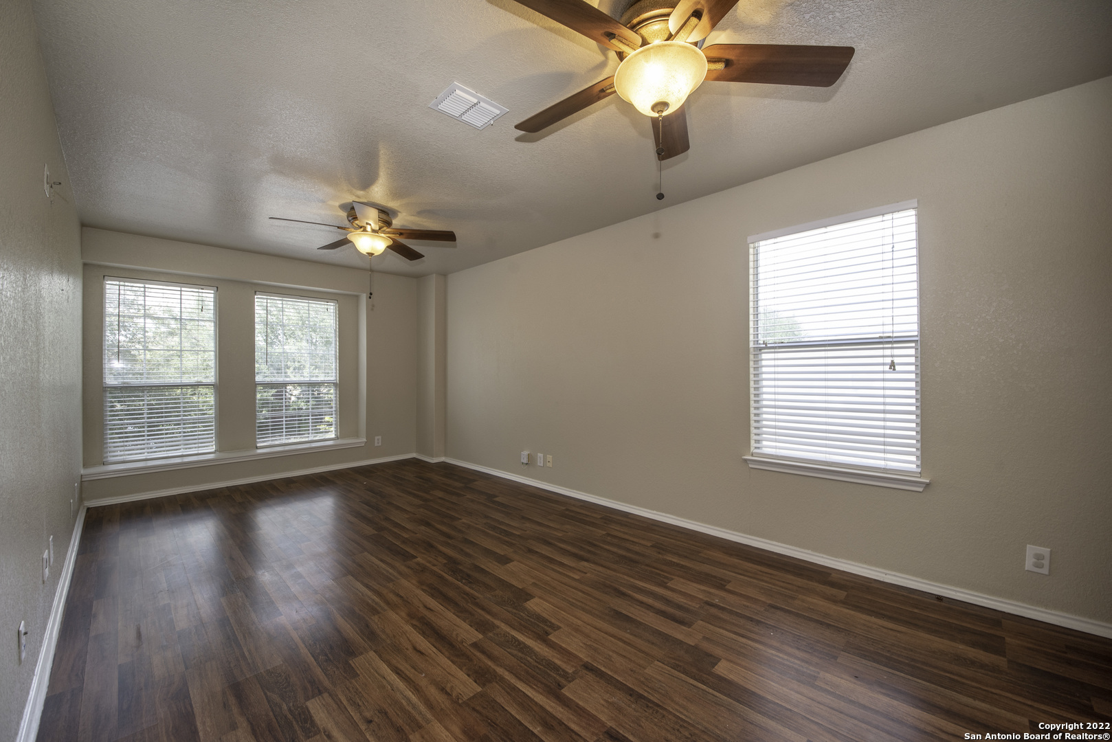 518 Reba Converse, TX 78109 - Photo 15 of 35