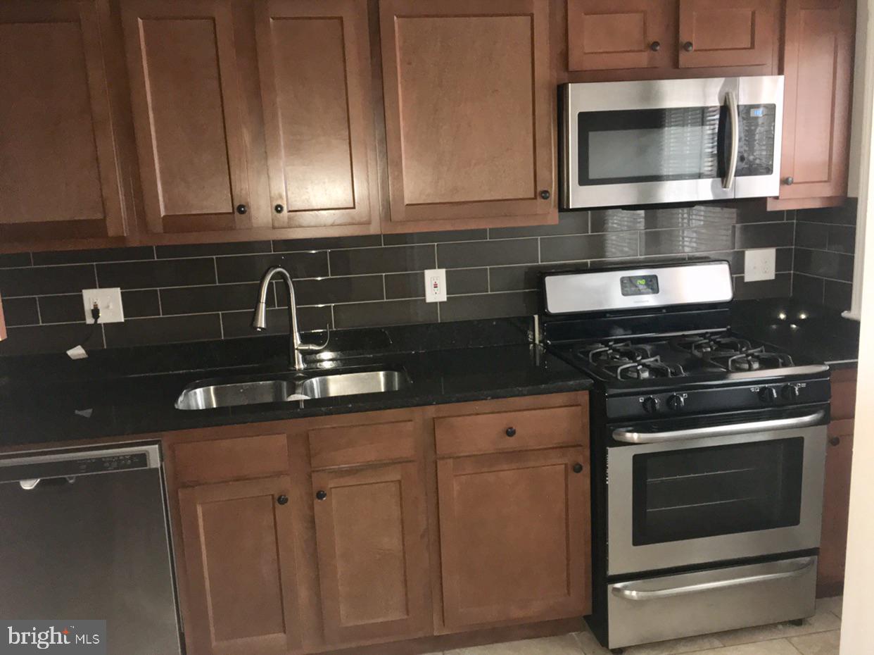 1222 Deanwood Road Baltimore, MD 21234 - Photo 19 of 28 Kitchen
