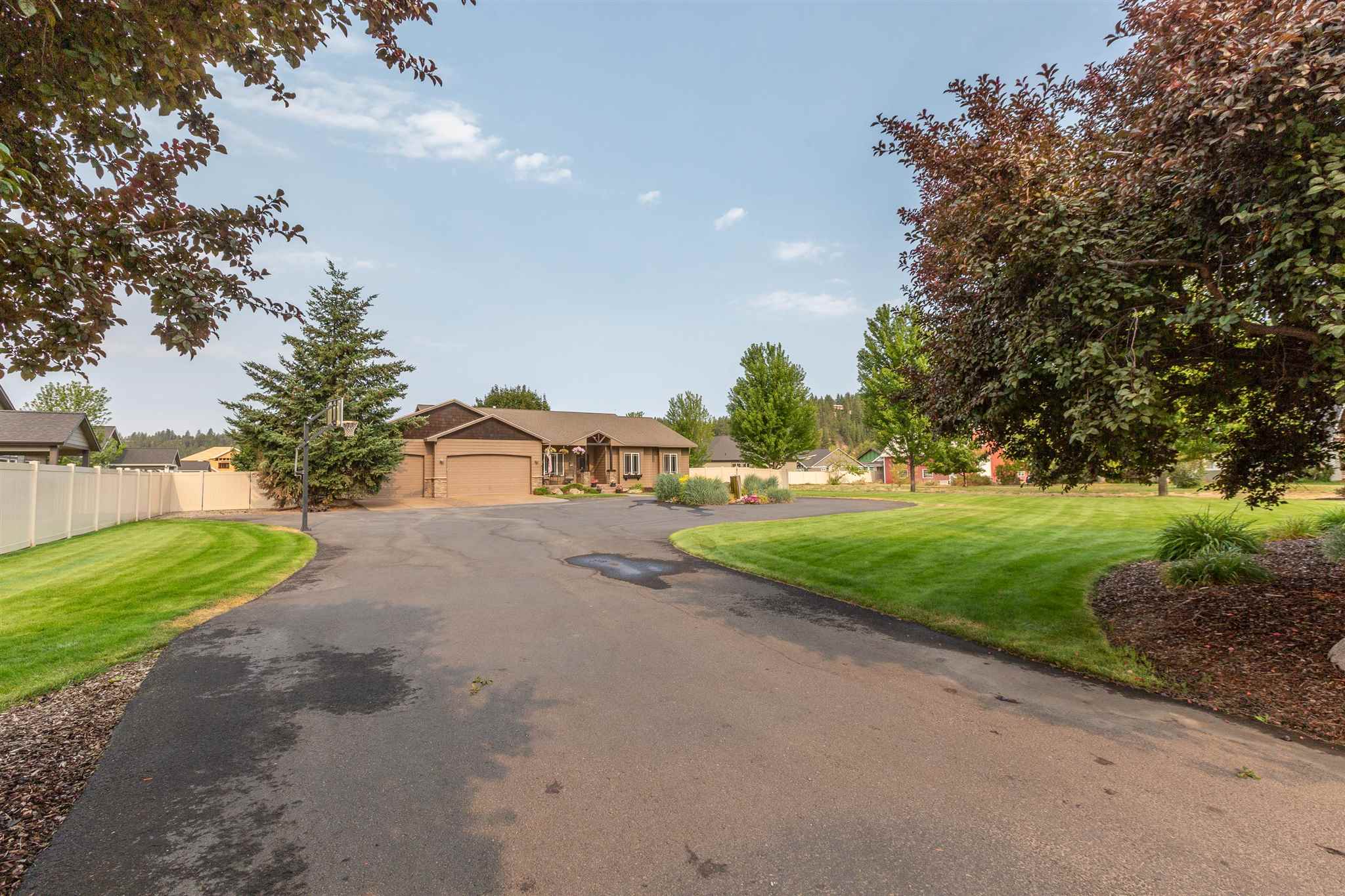 5207 North Mayhew Road Spokane Valley, WA 99216 - Photo 2 of 32