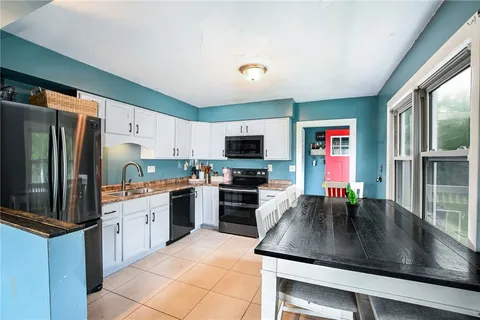 $524,900 | 27 Alan Avenue, Portsmouth, RI 02871