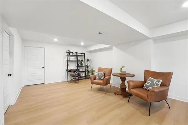 $532,282 | 10523 North Jarboe Street, Kansas City, MO 64155