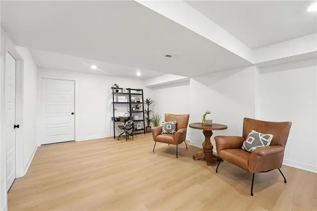 $532,282 | 10523 North Jarboe Street, Kansas City, MO 64155