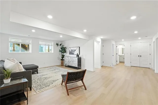 $532,282 | 10523 North Jarboe Street, Kansas City, MO 64155