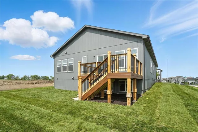 $532,282 | 10523 North Jarboe Street, Kansas City, MO 64155