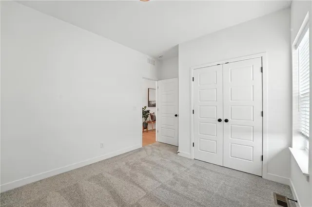 $532,282 | 10523 North Jarboe Street, Kansas City, MO 64155