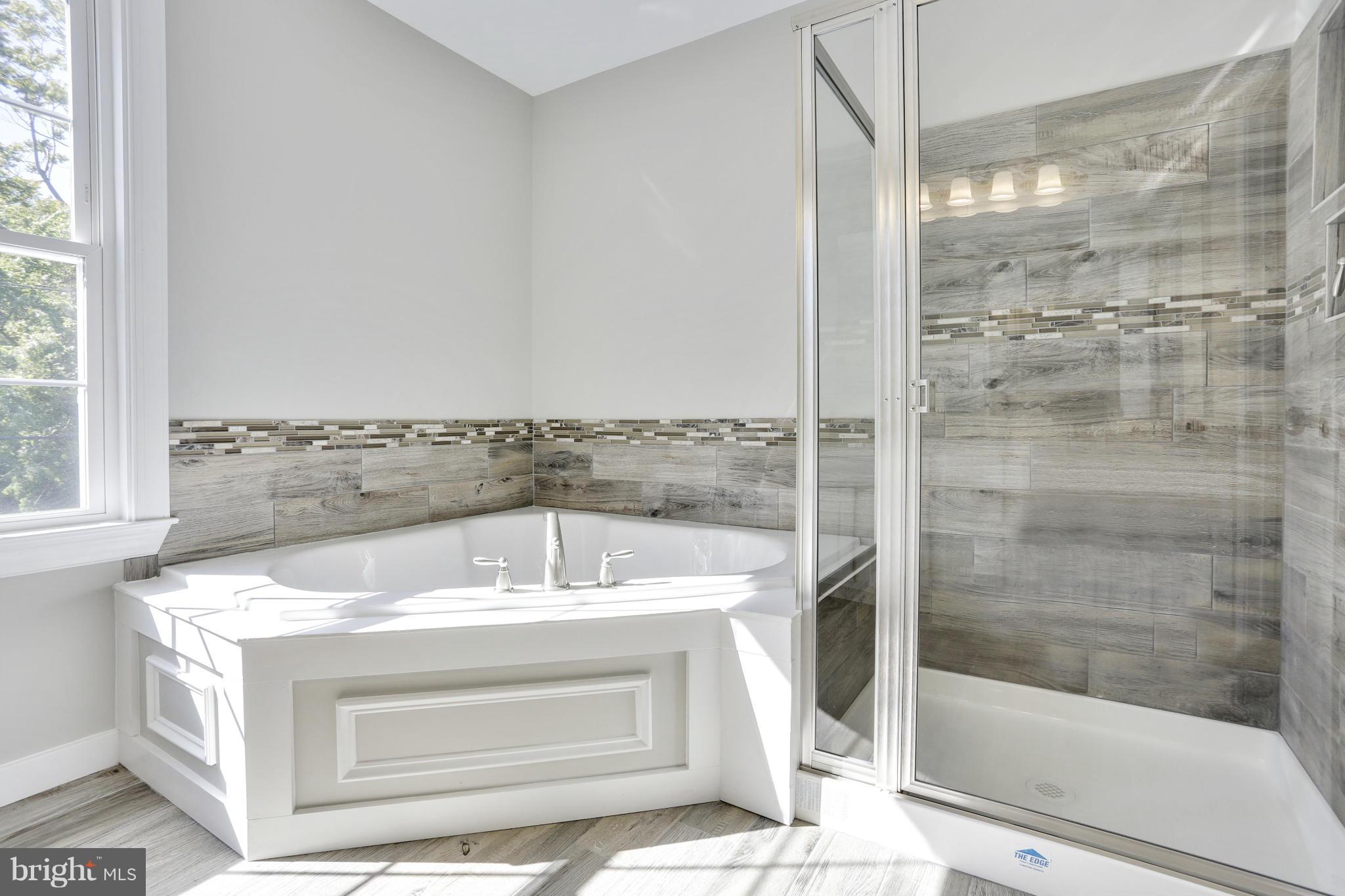 268 Arundel Road Pasadena, MD 21122 - Photo 13 of 30 Bath (Master) Upper Level