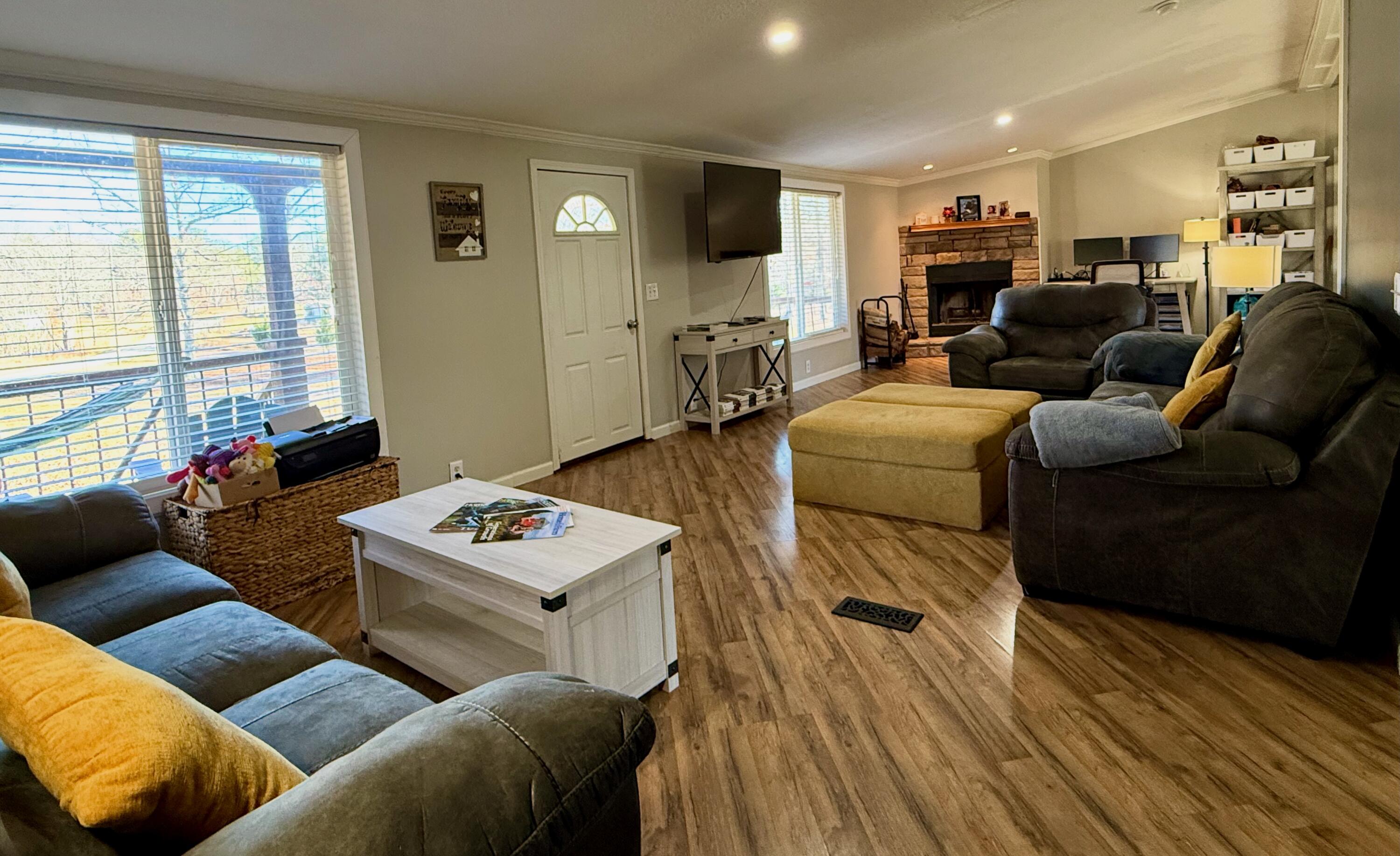 2252 Gizzard Creek Road Sequatchie, TN 37374 - Photo 16 of 38 Living Room