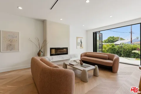 $4,995,000 | 1706 Abbot Kinney Boulevard, Venice, CA 90291