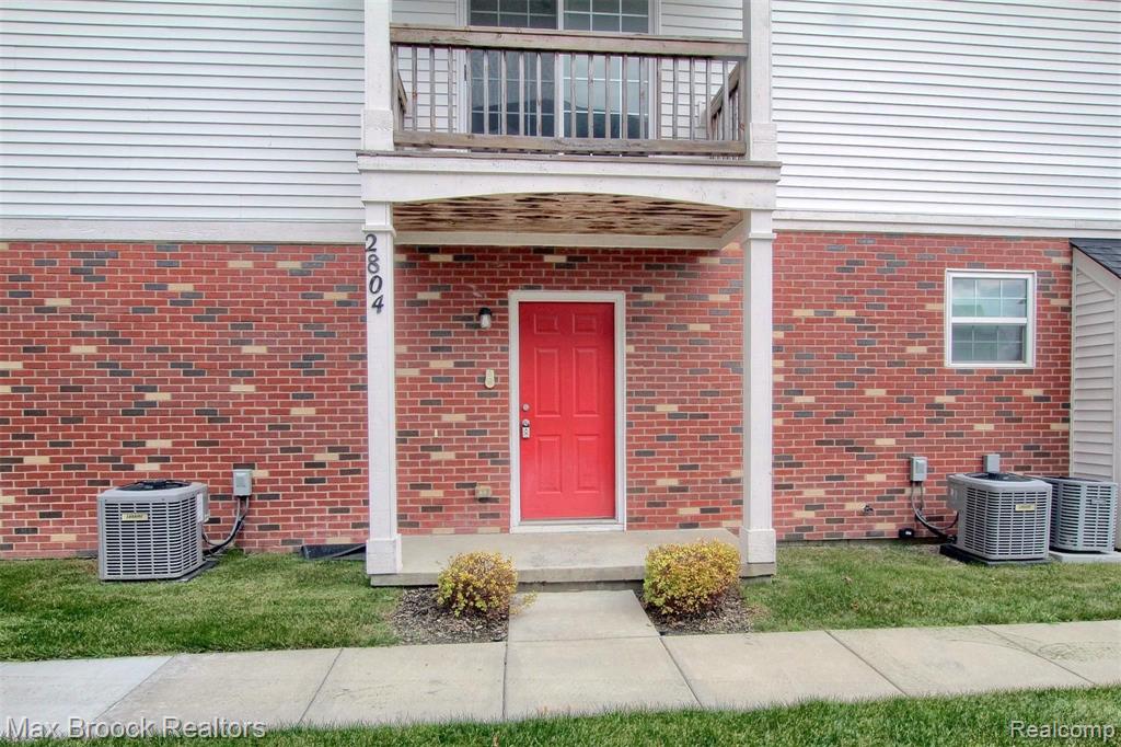 2804 Riversedge Drive Saline, MI 48176 - Photo 2 of 22