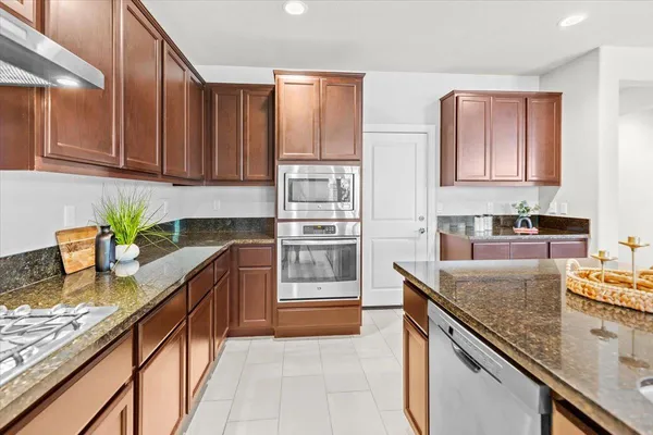$925,000 | 230 Steven Bridges Lane, Tracy, CA 95377