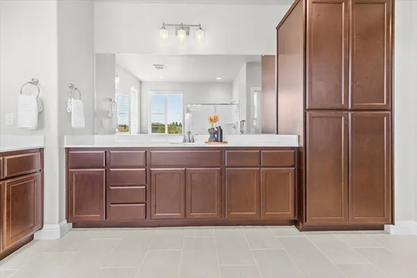 $925,000 | 230 Steven Bridges Lane, Tracy, CA 95377