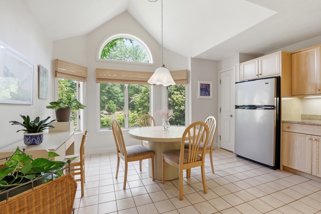 7 Wainwright Road, Unit 47 Winchester, MA 01890 - Photo 4 of 32