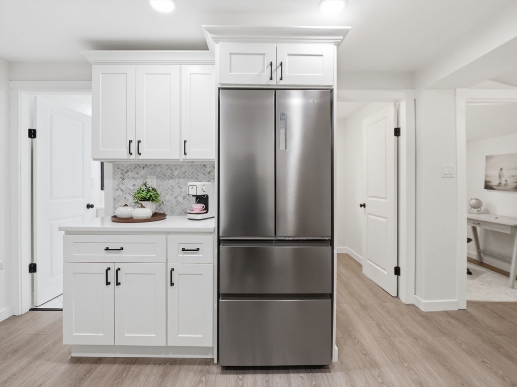 41 Bridgeport Street Worcester, MA 01604 - Photo 4 of 34