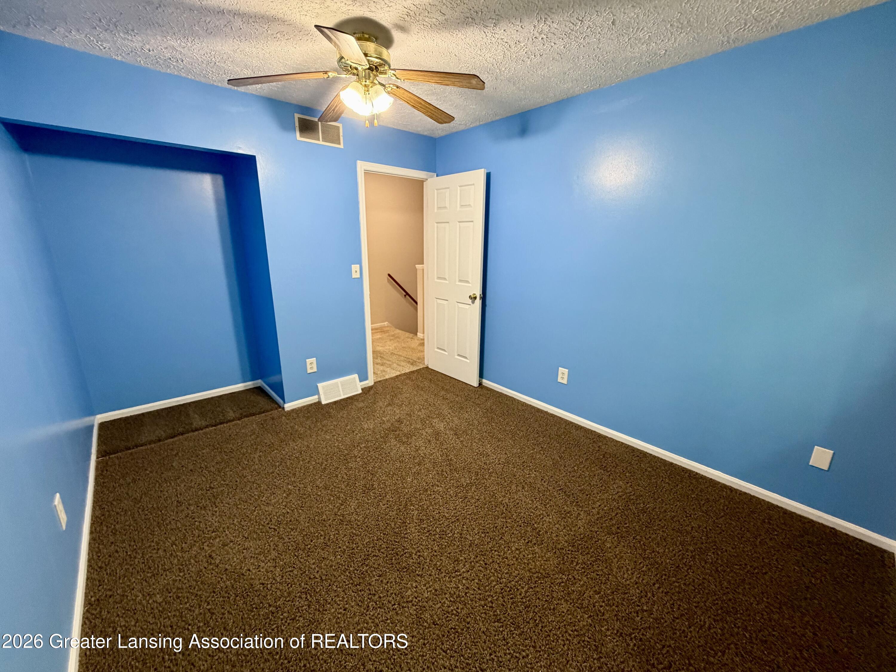830 Armstrong Road, Unit 17 Lansing, MI 48911 - Photo 27 of 46 IMG_3311